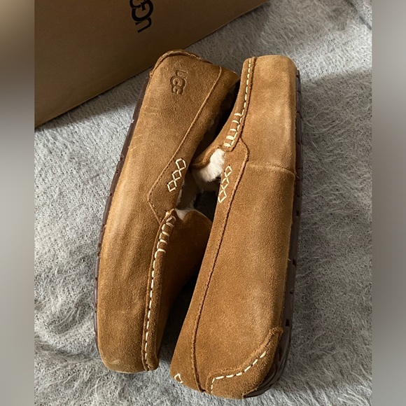 UGG • Ansley Moccasins • Women’s - Picture 8 of 15